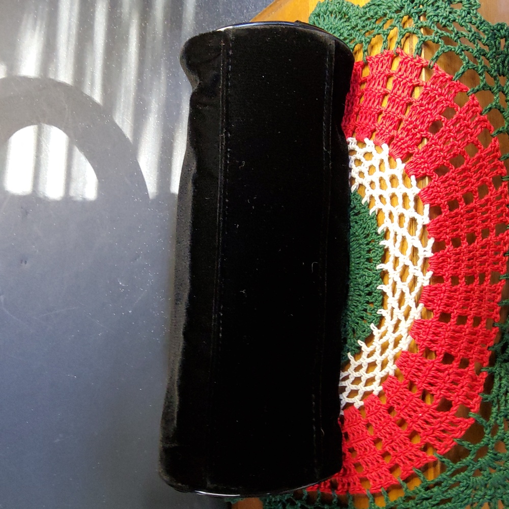 Chanel Parfums Black Velvet Pouch - Picture 4 of 8
